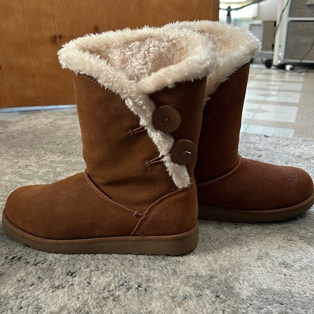 Camel snow booties